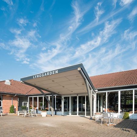 Hotel Lynggaarden 헤르닝 외부 사진