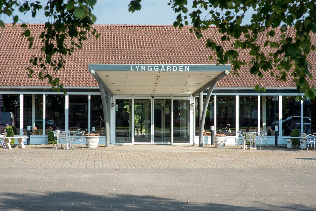 Hotel Lynggaarden 헤르닝 외부 사진