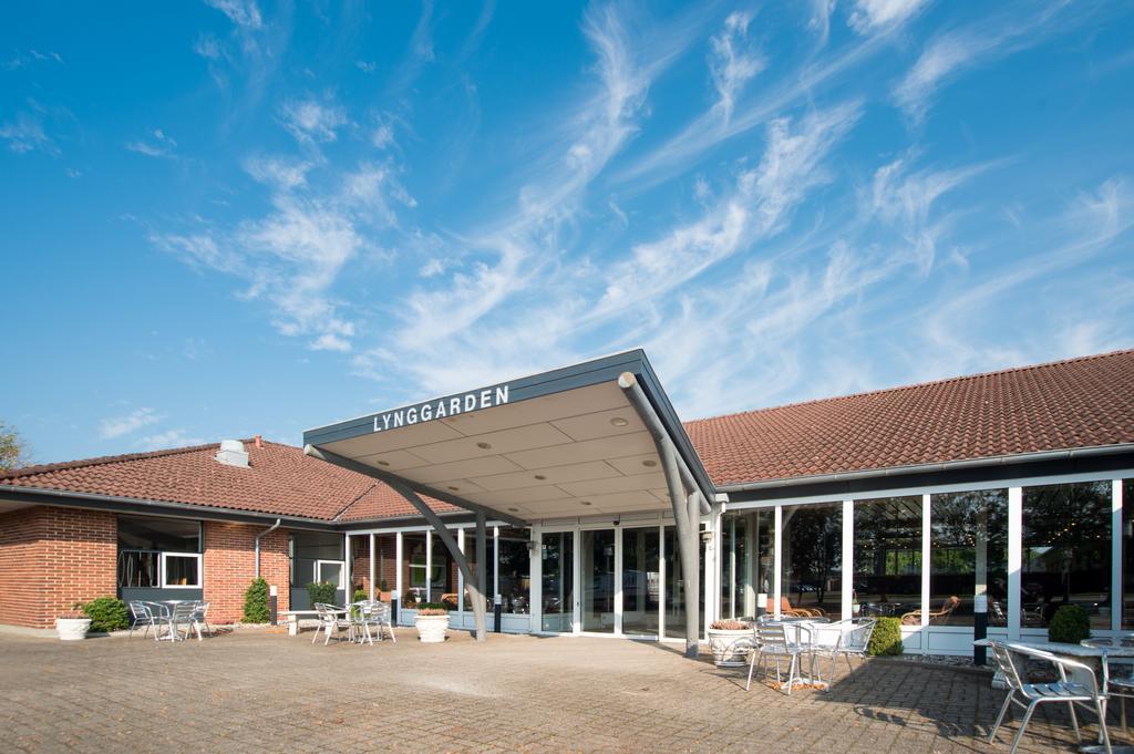 Hotel Lynggaarden 헤르닝 외부 사진